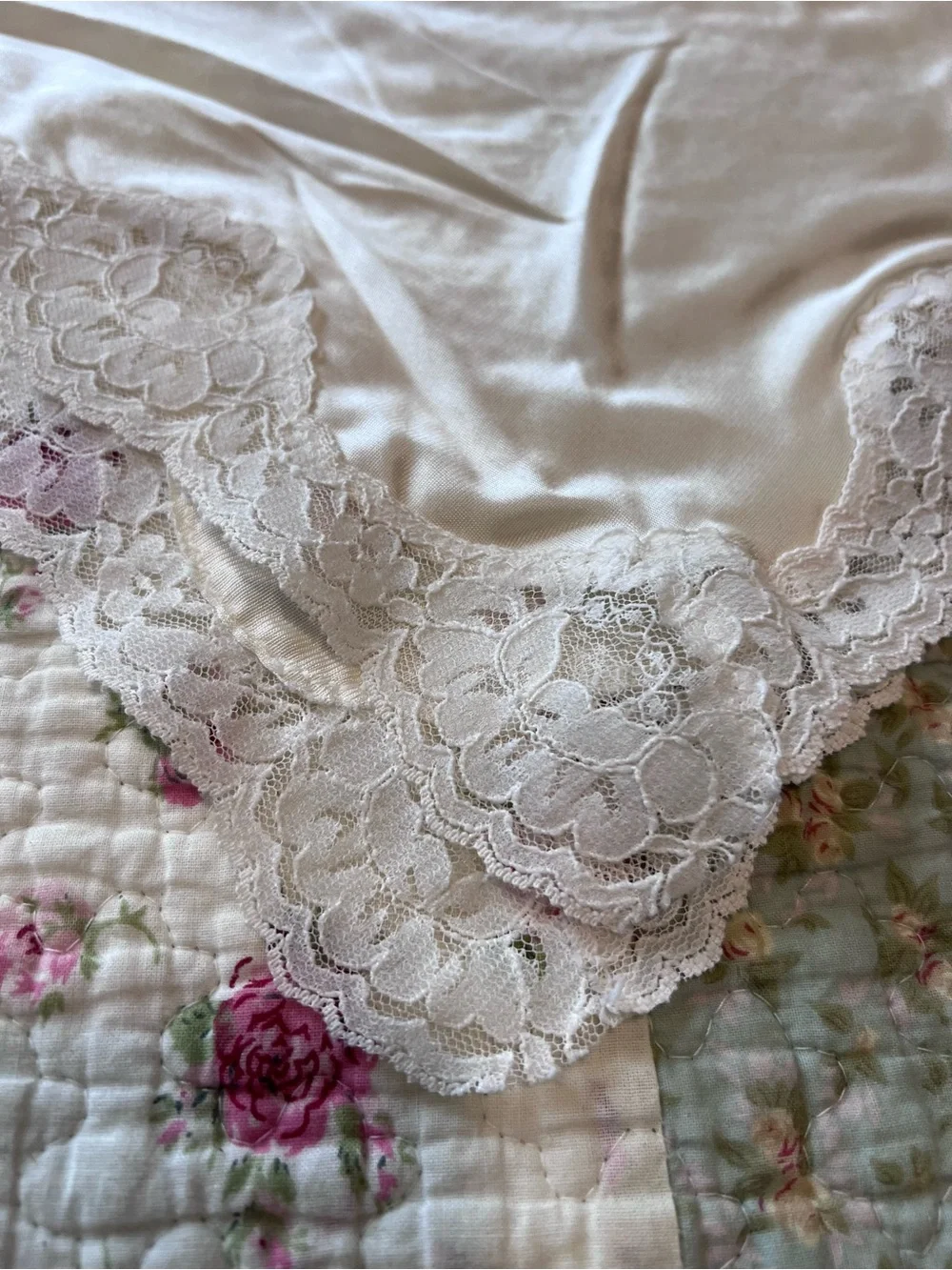 Vintage By Mel-Lin Cream Lace Trim Half Slip Skirt Size Small USA - Picture 7 of 9